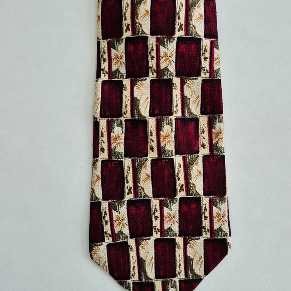 Burgandy Cream Mens Tie 100% Silk - Picture 4 of 4